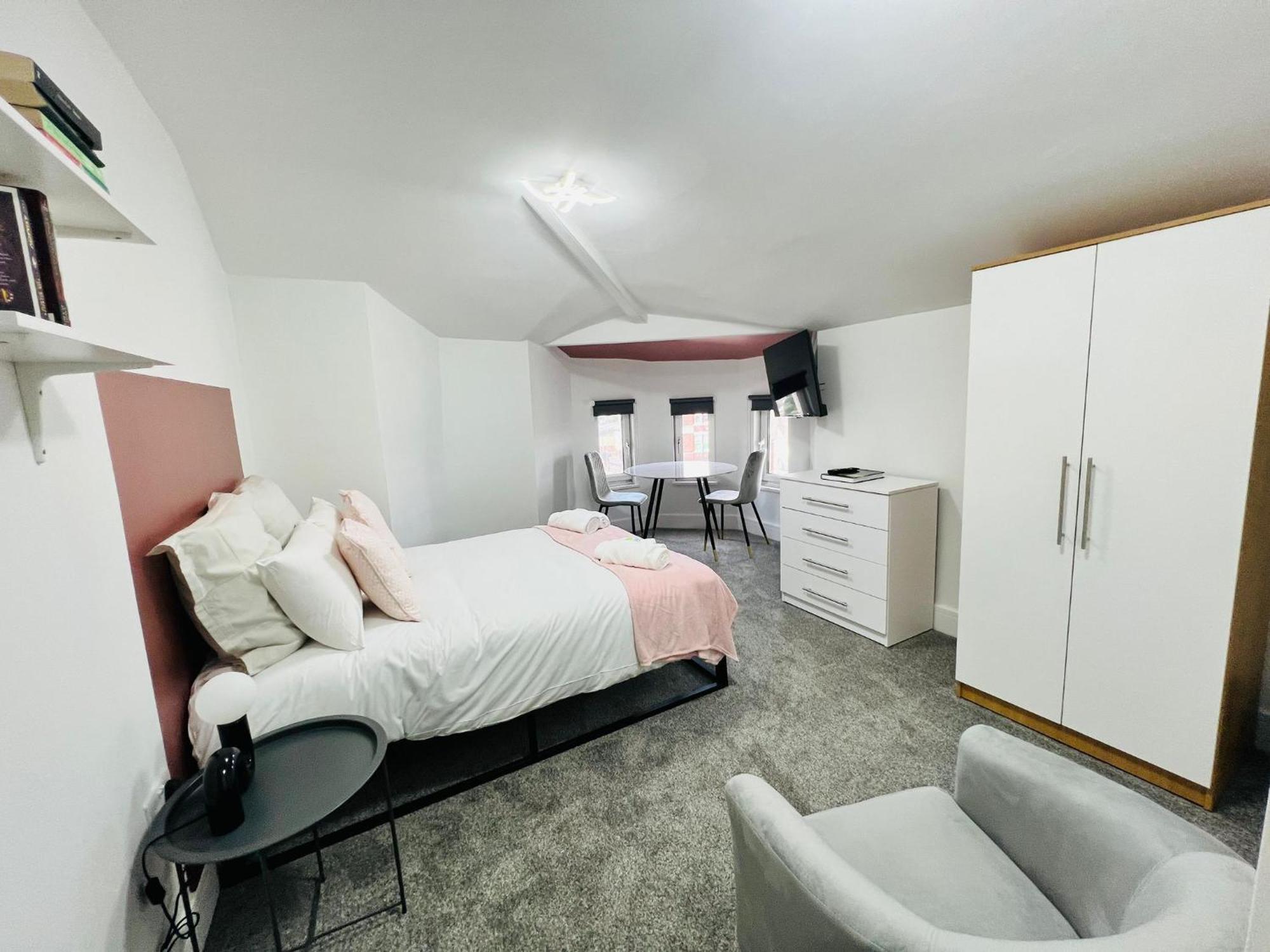 One Battison - Affordable Rooms, Suites & Studios In Stoke On Trent Exterior foto